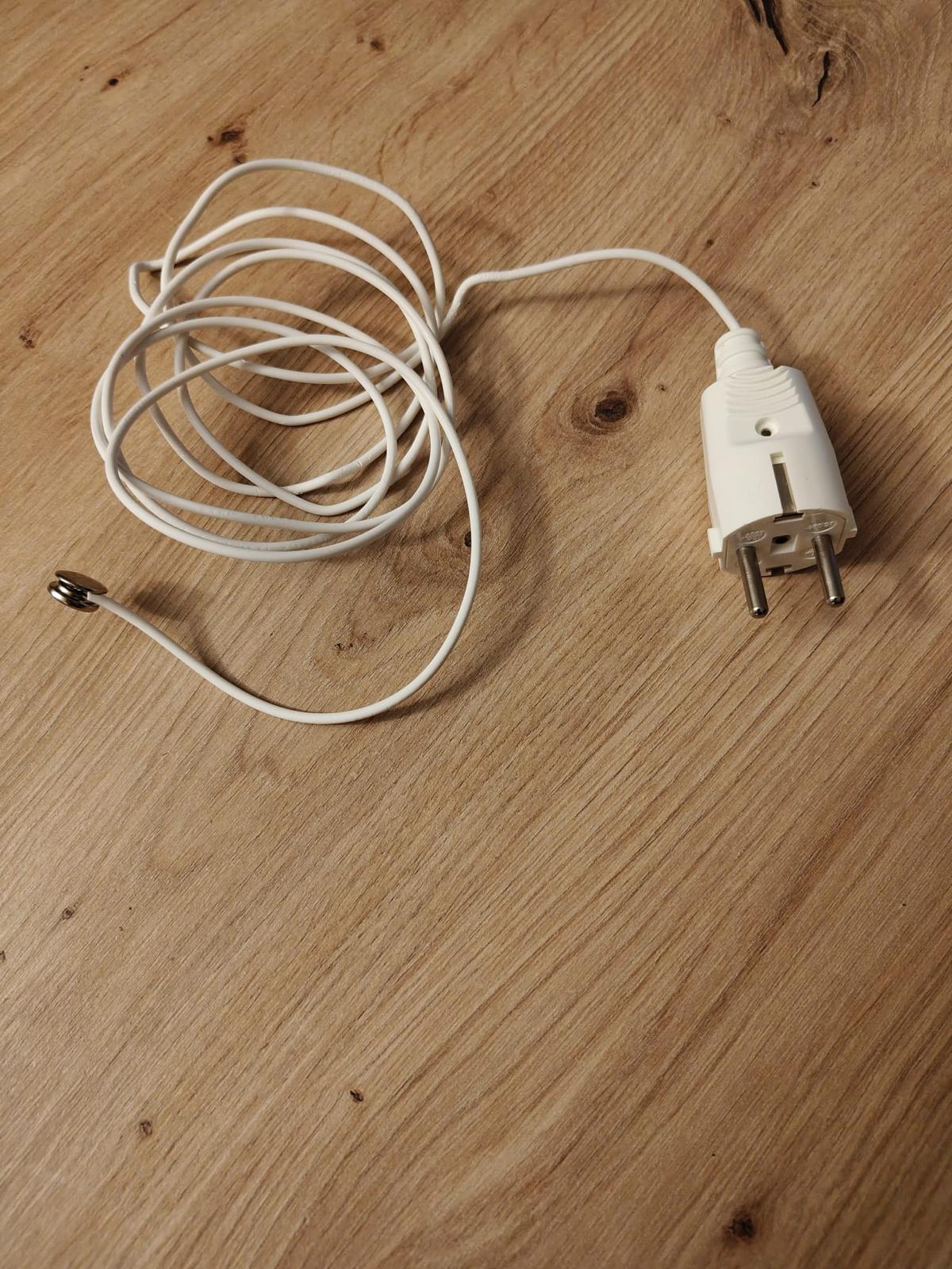 Cable de toma a tierra de La Cama Azul completo con clavija Schuko y conector para el cubre colchón